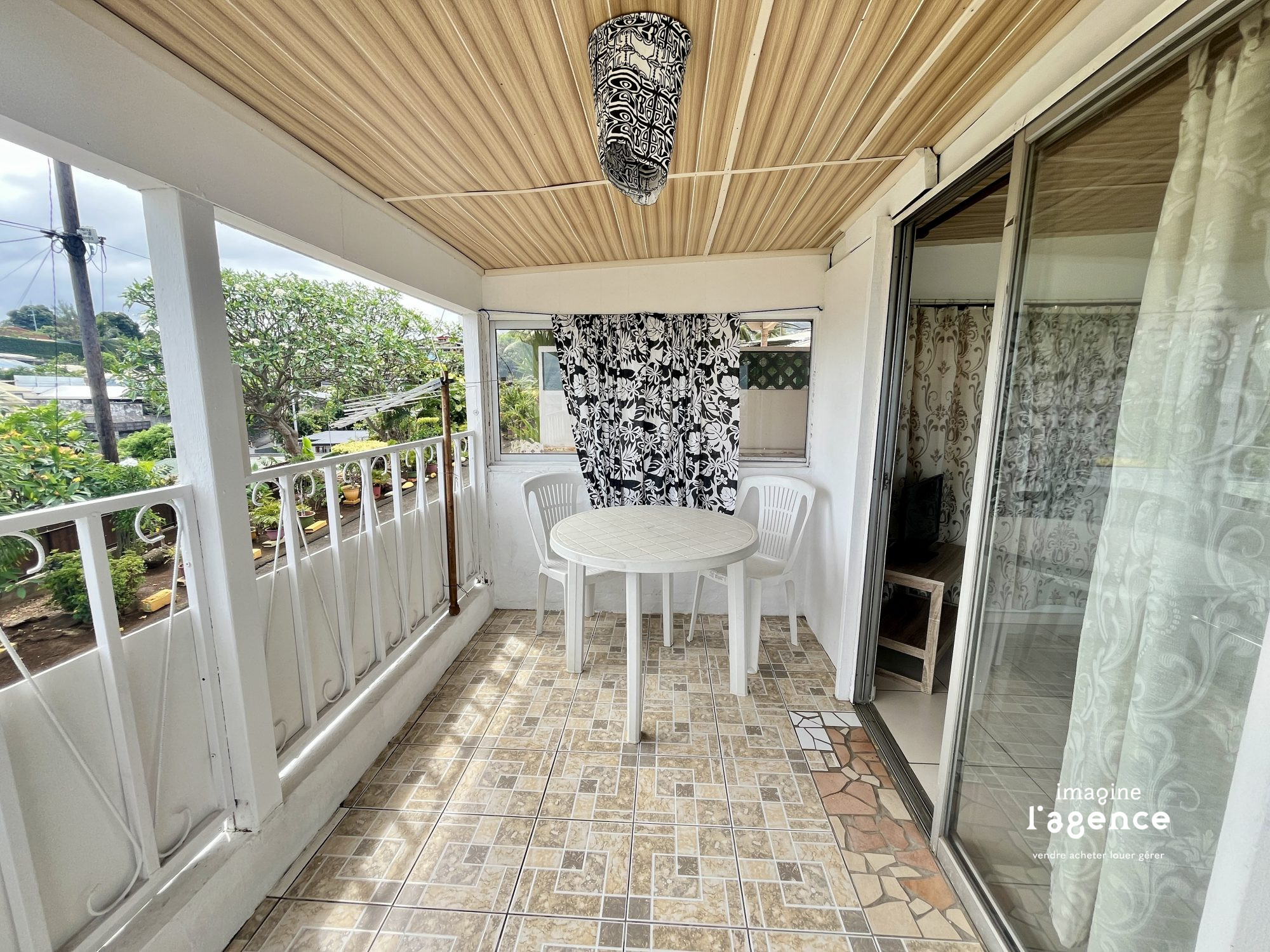 APPARTEMENT F2 – FAA’A