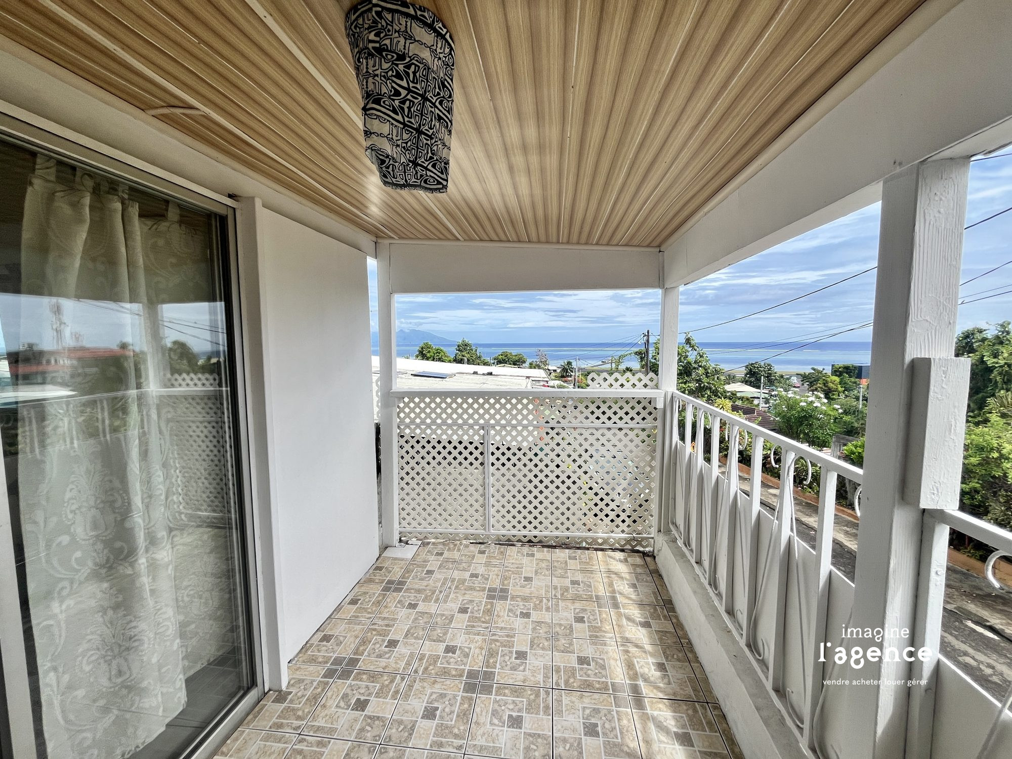 APPARTEMENT F2 – FAA’A