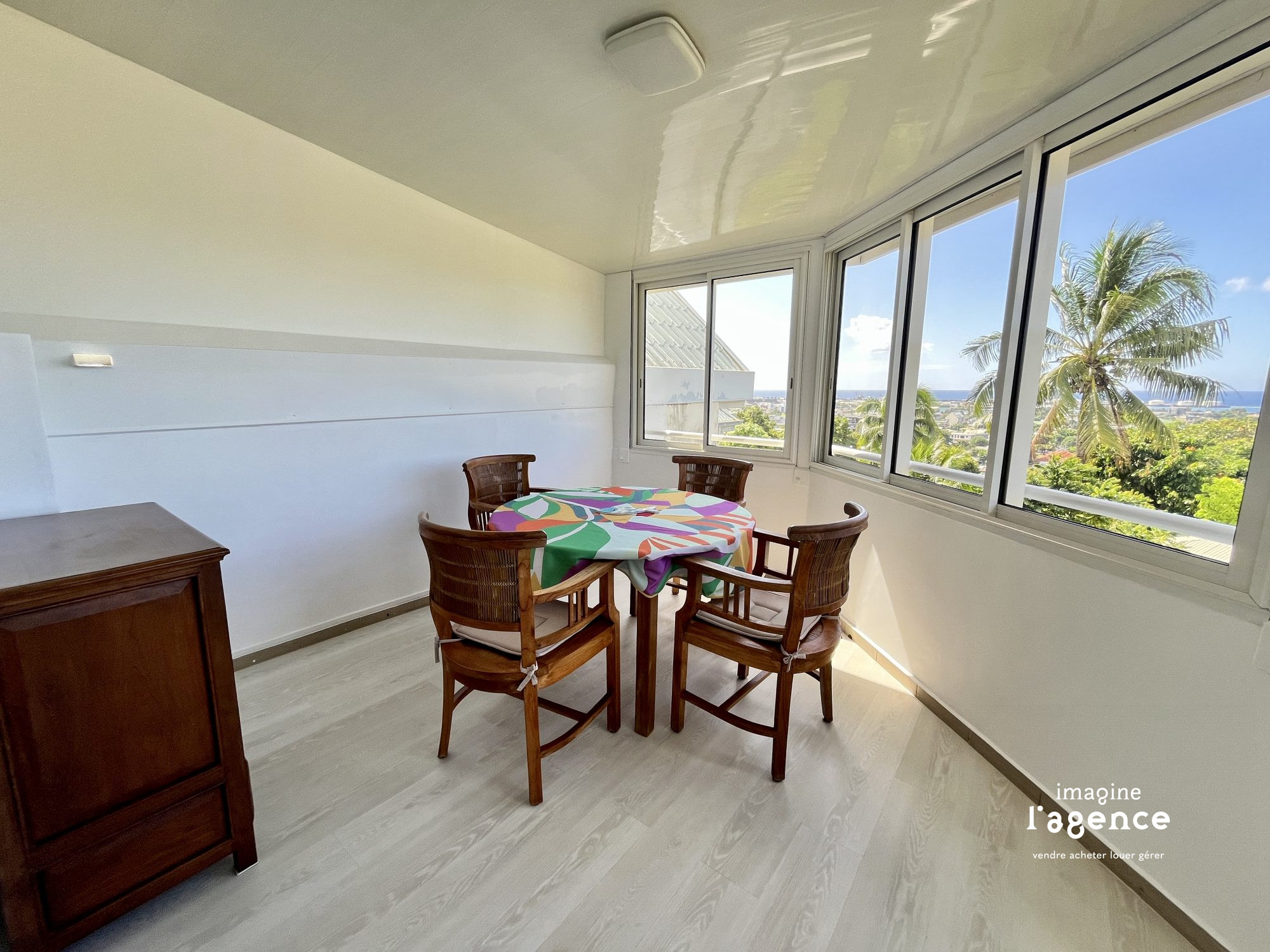 APPARTEMENT F4 DUPLEX – PAPEETE
